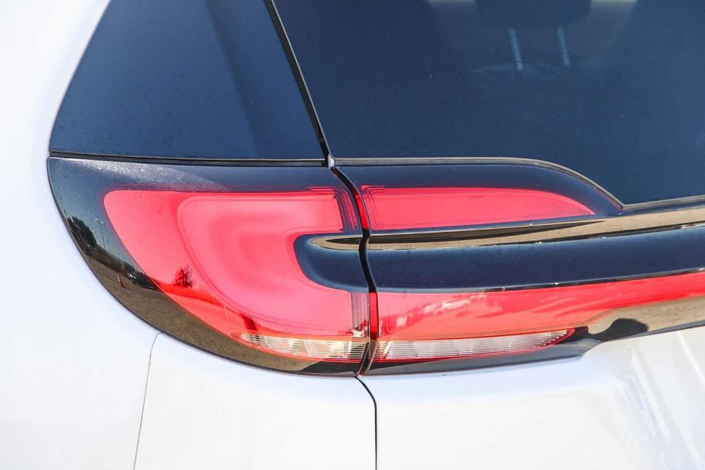 used 2023 Chrysler Pacifica Hybrid car, priced at $25,039