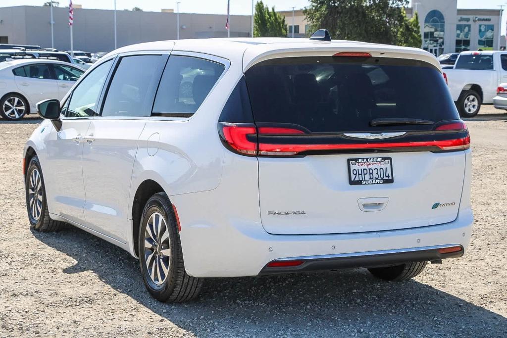 used 2023 Chrysler Pacifica Hybrid car, priced at $25,039