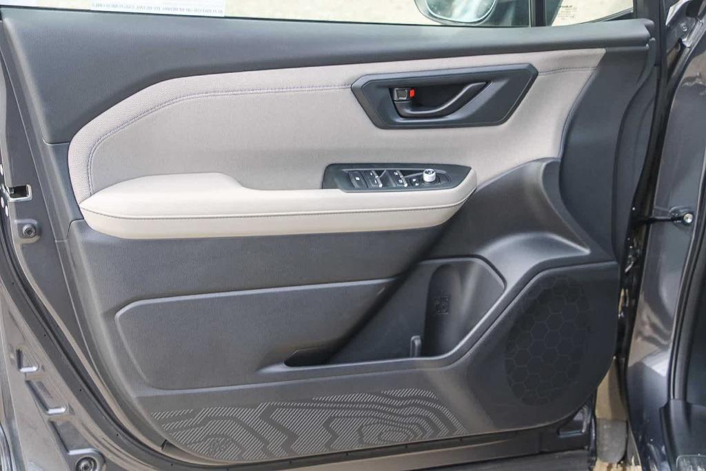 new 2025 Subaru Forester Hybrid car, priced at $39,377