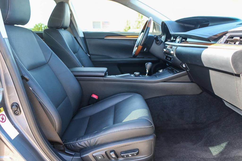 used 2014 Lexus ES 300h car, priced at $18,248