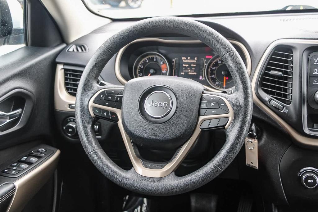 used 2018 Jeep Cherokee car, priced at $10,495