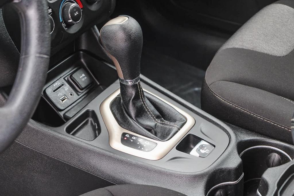 used 2018 Jeep Cherokee car, priced at $10,495