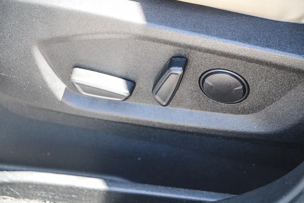 used 2022 Ford Edge car, priced at $18,734
