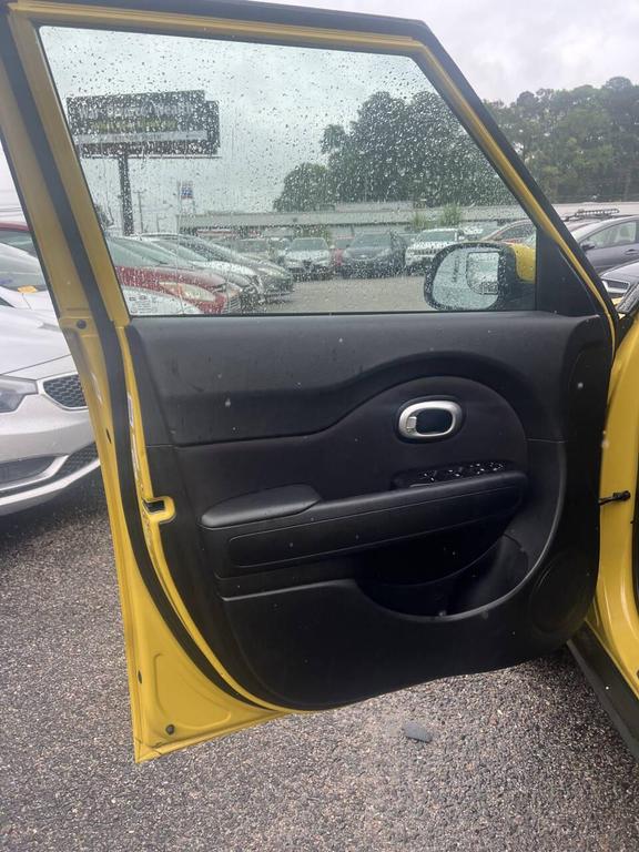 used 2015 Kia Soul car, priced at $4,995