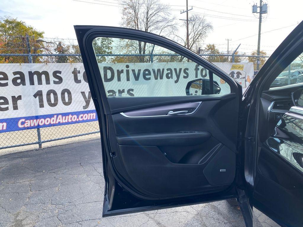 used 2021 Cadillac XT5 car, priced at $22,411