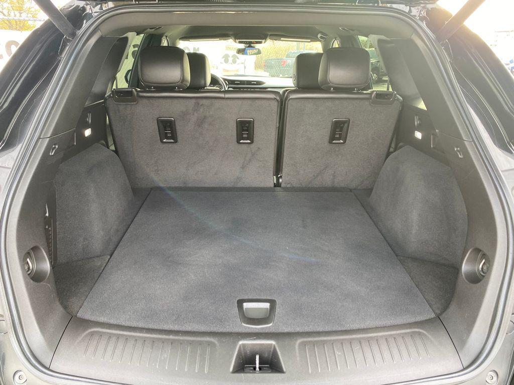 used 2021 Cadillac XT5 car, priced at $22,411