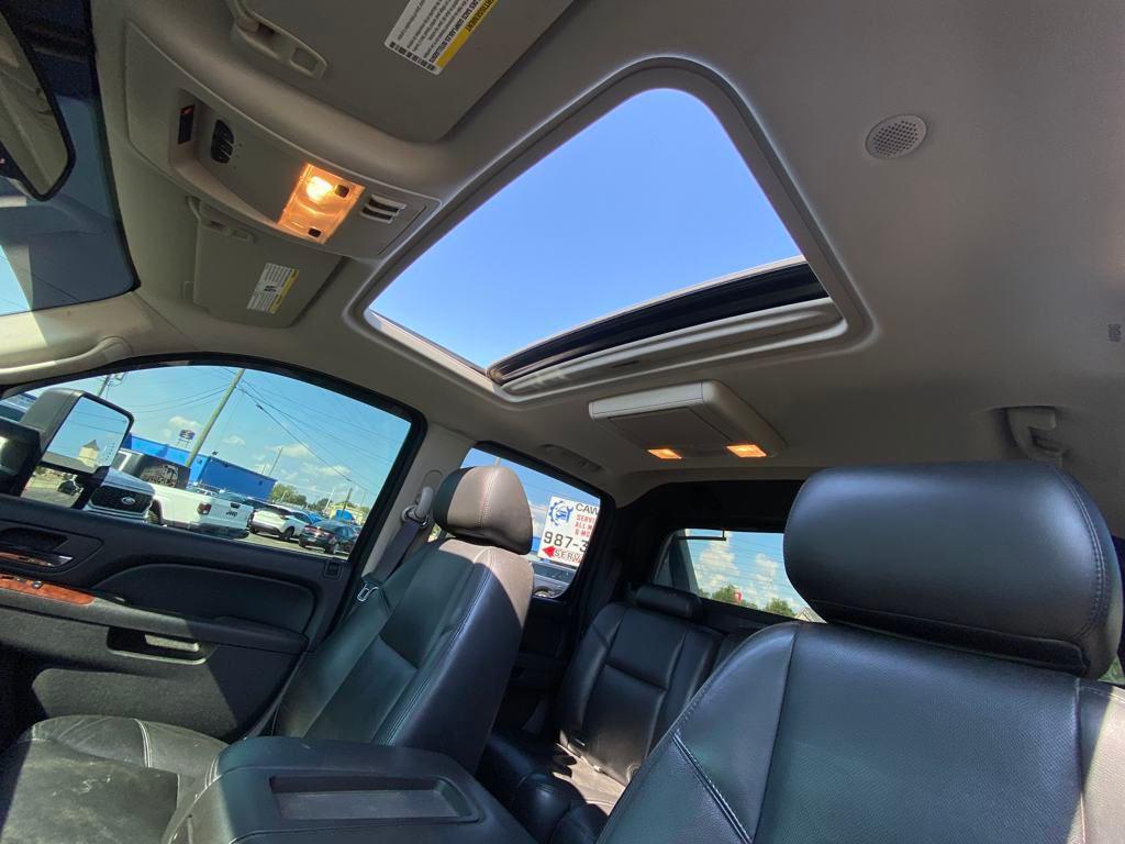 used 2010 Chevrolet Avalanche car, priced at $8,689