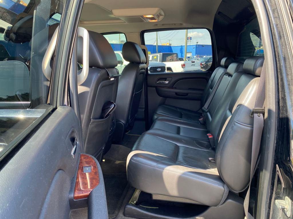 used 2010 Chevrolet Avalanche car, priced at $8,689