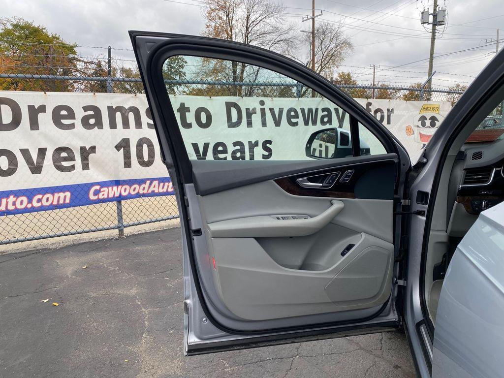 used 2017 Audi Q7 car, priced at $14,654