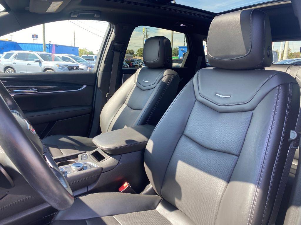 used 2020 Cadillac XT5 car, priced at $20,868