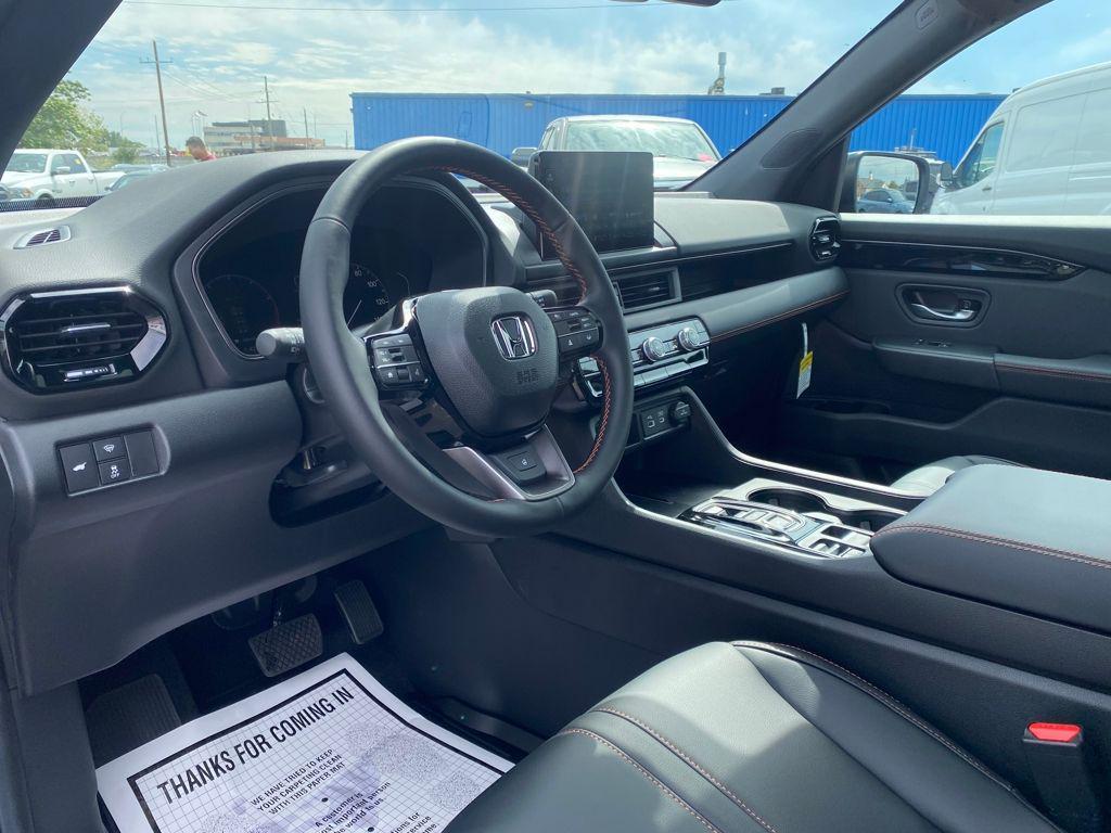 new 2025 Honda Pilot car, priced at $48,990