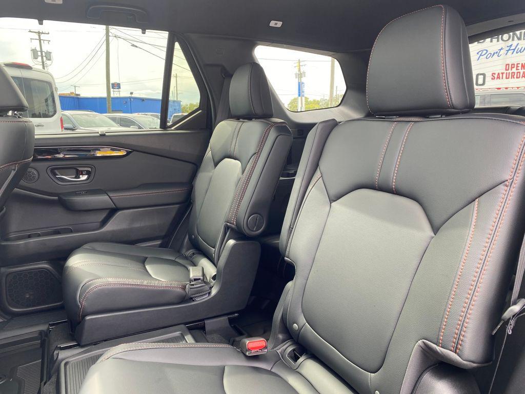 new 2025 Honda Pilot car, priced at $48,990