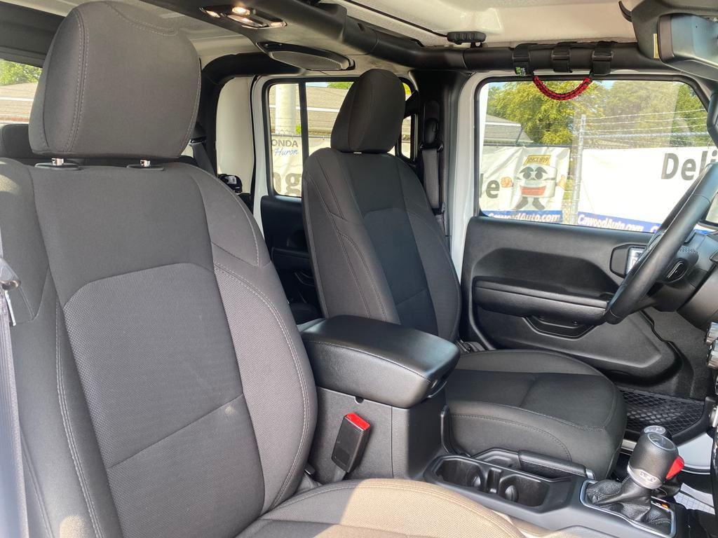 used 2022 Jeep Gladiator car, priced at $33,026