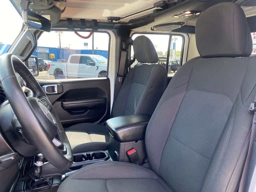 used 2022 Jeep Gladiator car, priced at $33,026