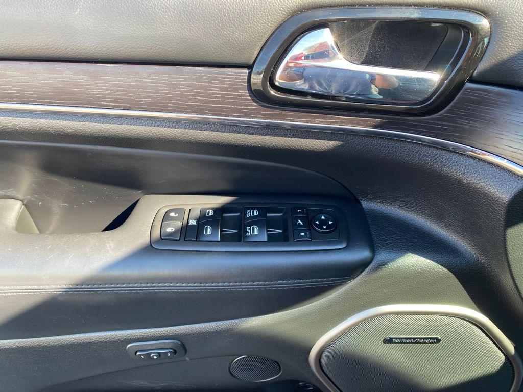 used 2021 Jeep Grand Cherokee car, priced at $28,797