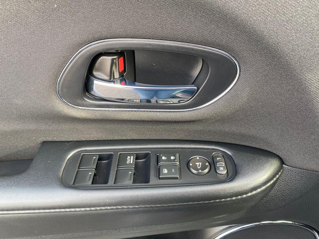 used 2021 Honda HR-V car, priced at $22,657