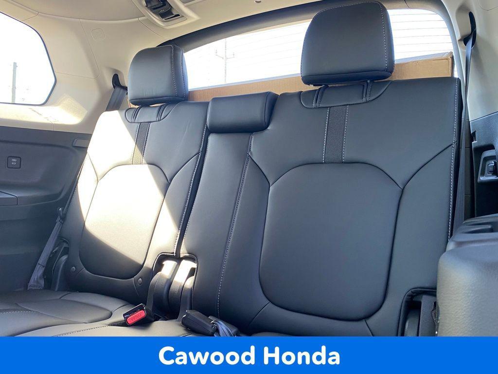 new 2025 Honda Pilot car, priced at $45,990