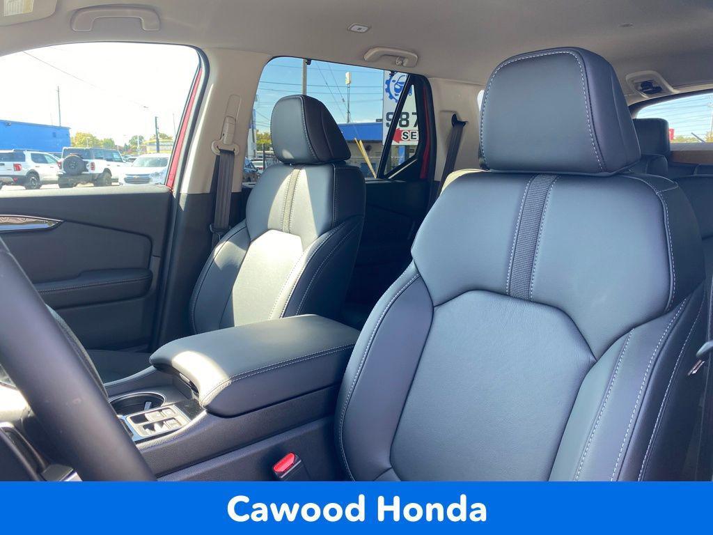 new 2025 Honda Pilot car, priced at $45,990