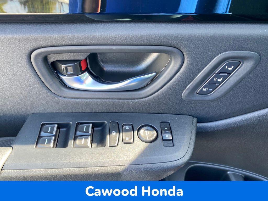 new 2025 Honda Pilot car, priced at $45,990