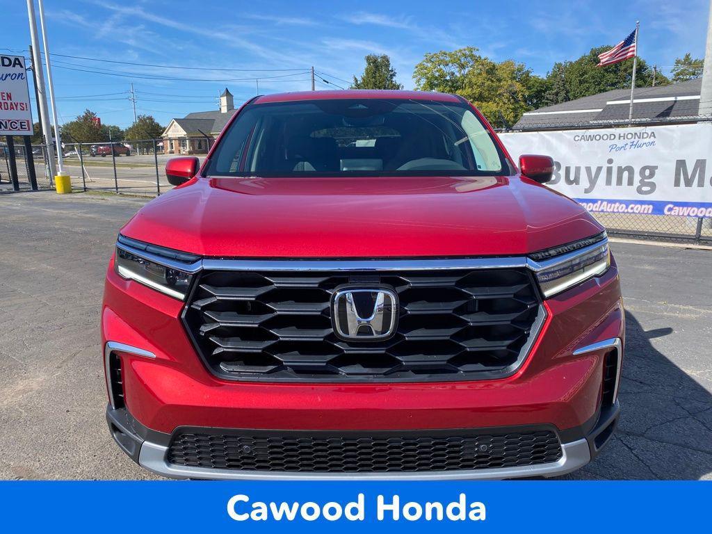 new 2025 Honda Pilot car, priced at $45,990