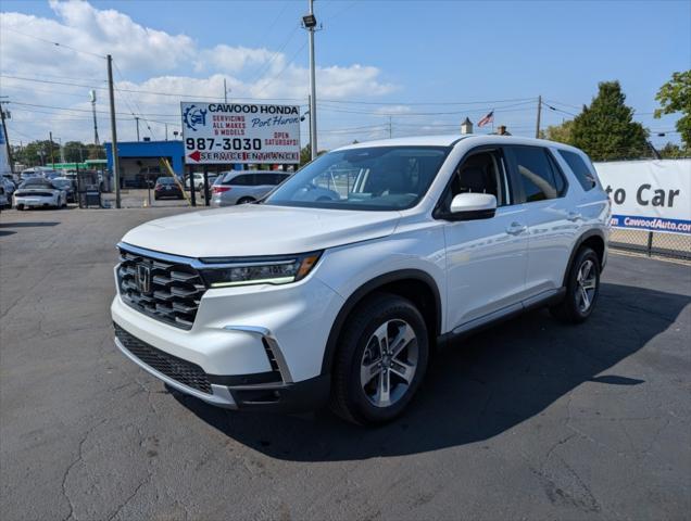 new 2025 Honda Pilot car, priced at $45,190