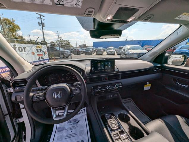 new 2025 Honda Pilot car, priced at $45,190