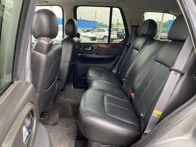 used 2005 GMC Envoy car, priced at $5,989