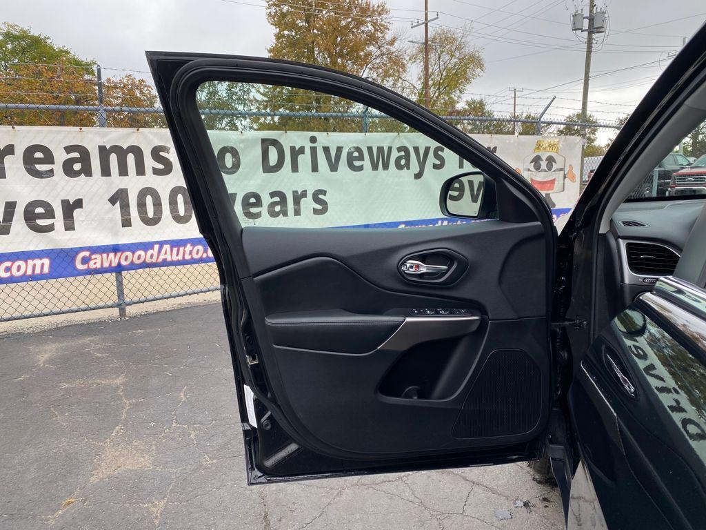 used 2019 Jeep Cherokee car, priced at $18,856