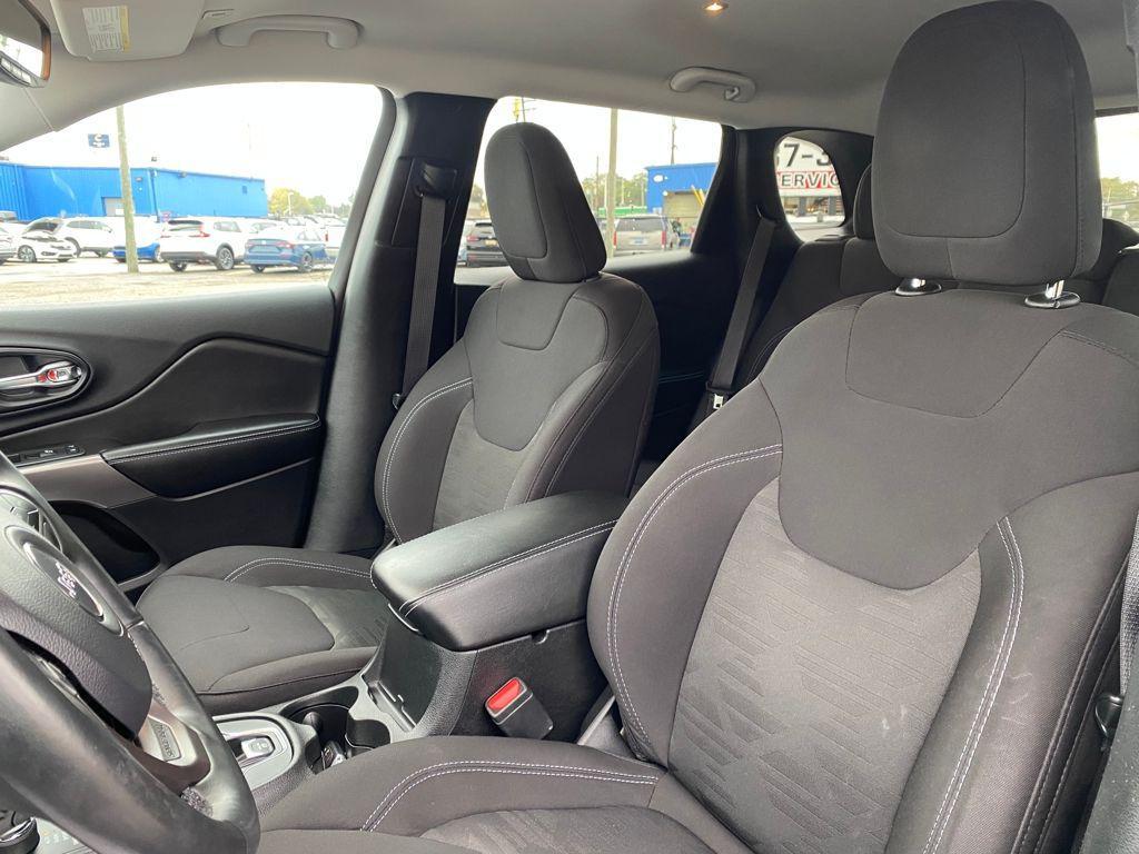 used 2019 Jeep Cherokee car, priced at $18,856