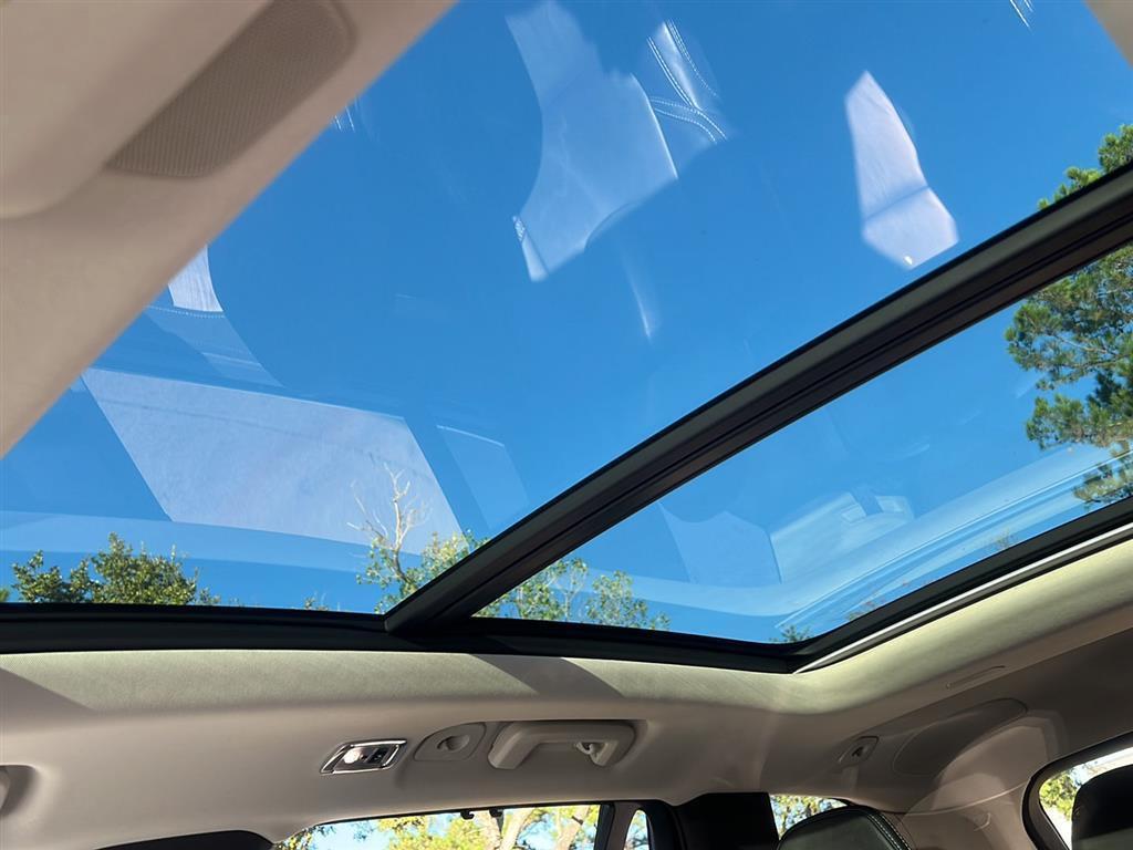 used 2022 Volvo XC90 car, priced at $34,499