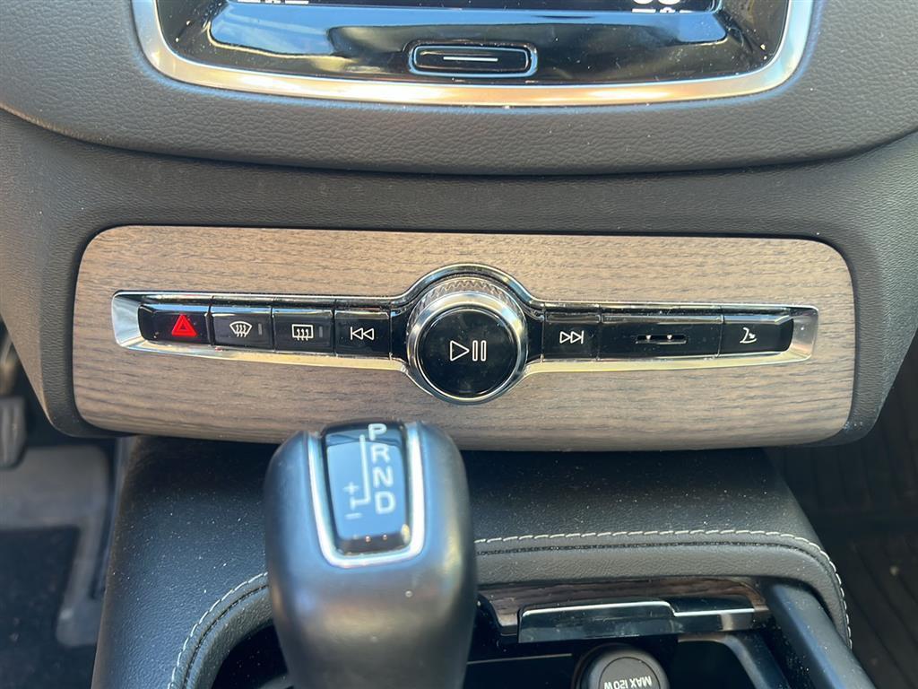 used 2022 Volvo XC90 car, priced at $34,499