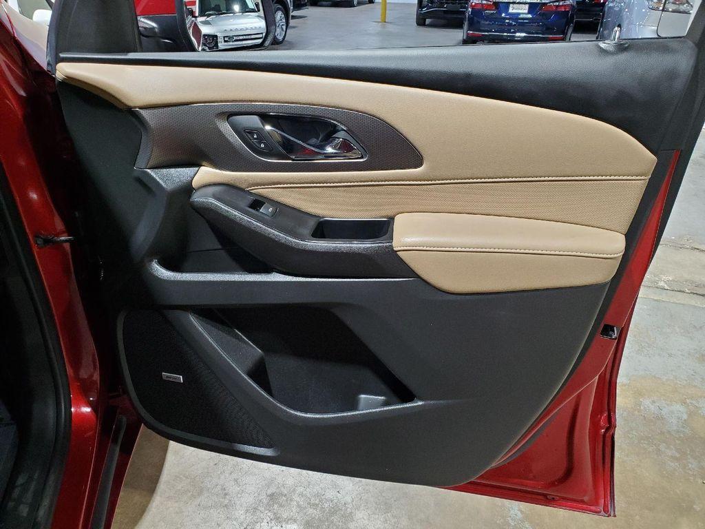 used 2023 Chevrolet Traverse car, priced at $33,498