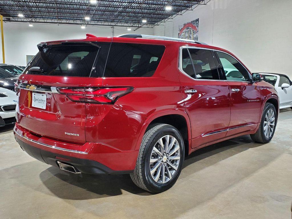 used 2023 Chevrolet Traverse car, priced at $33,498