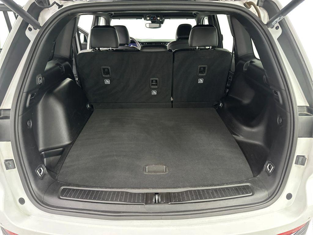 used 2024 Jeep Grand Cherokee car, priced at $35,999
