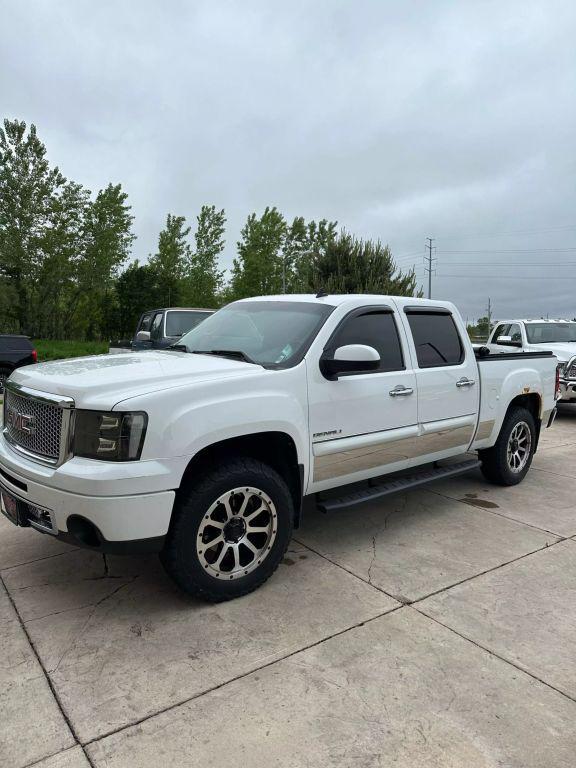 used 2011 GMC Sierra 1500 car, priced at $11,000