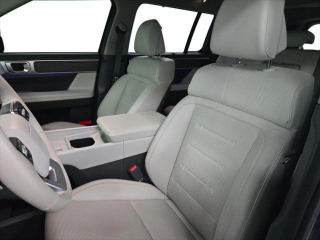 used 2024 Hyundai Santa Fe car, priced at $39,999