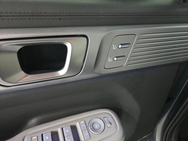 used 2024 Hyundai Santa Fe car, priced at $39,999
