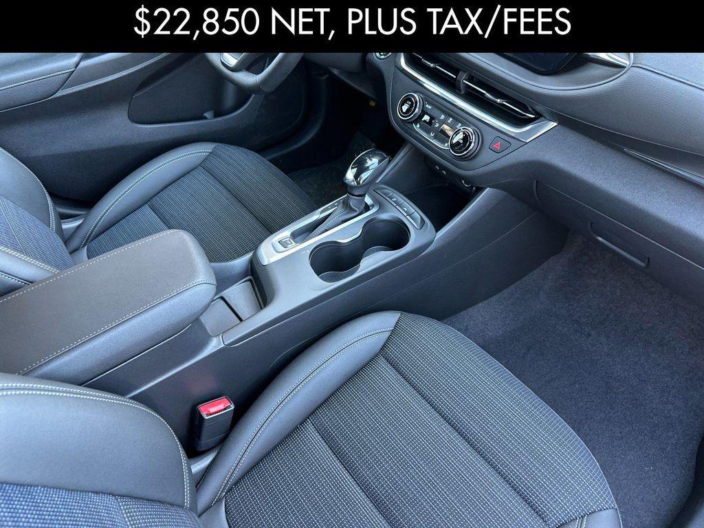 new 2025 Buick Envista car, priced at $23,100