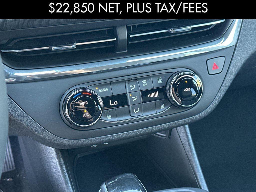 new 2025 Buick Envista car, priced at $23,100