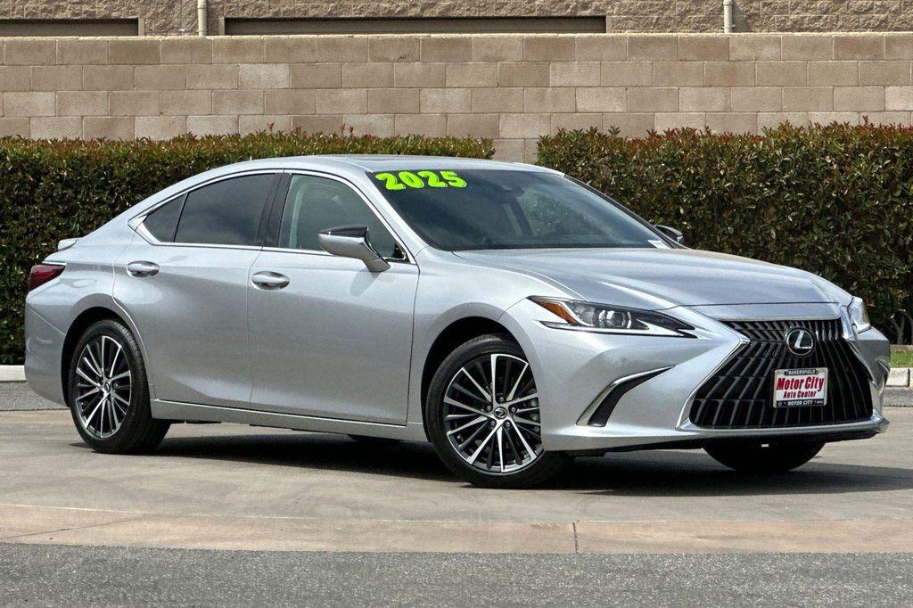 used 2025 Lexus ES 300h car, priced at $44,890