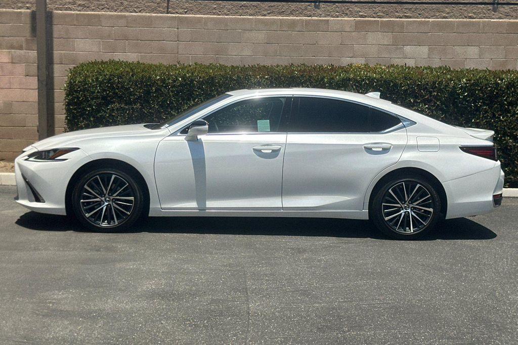 used 2024 Lexus ES 300h car, priced at $39,875