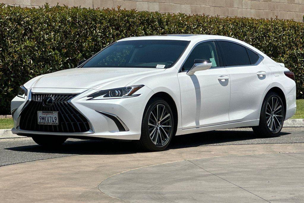 used 2024 Lexus ES 300h car, priced at $39,875