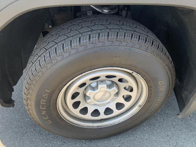 used 2023 GMC Sierra 1500 car, priced at $33,990