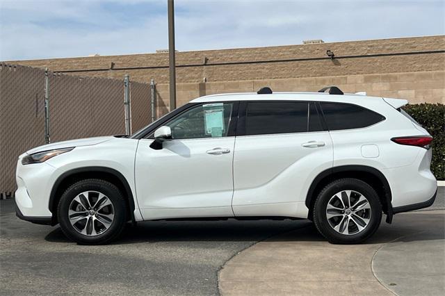 used 2022 Toyota Highlander Hybrid car, priced at $40,664