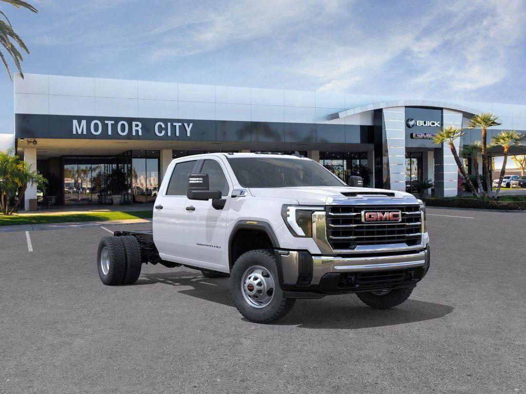 new 2025 GMC Sierra 3500 car, priced at $71,901