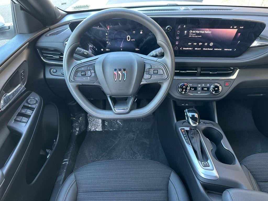 new 2025 Buick Envista car, priced at $22,600