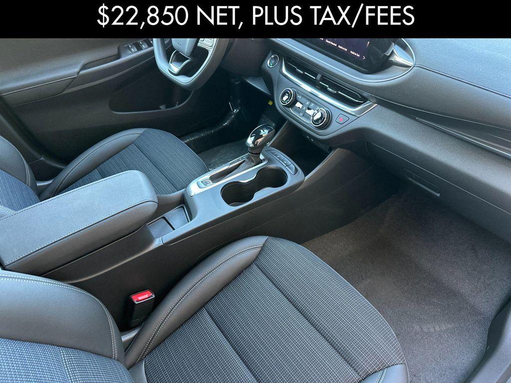 new 2025 Buick Envista car, priced at $23,100