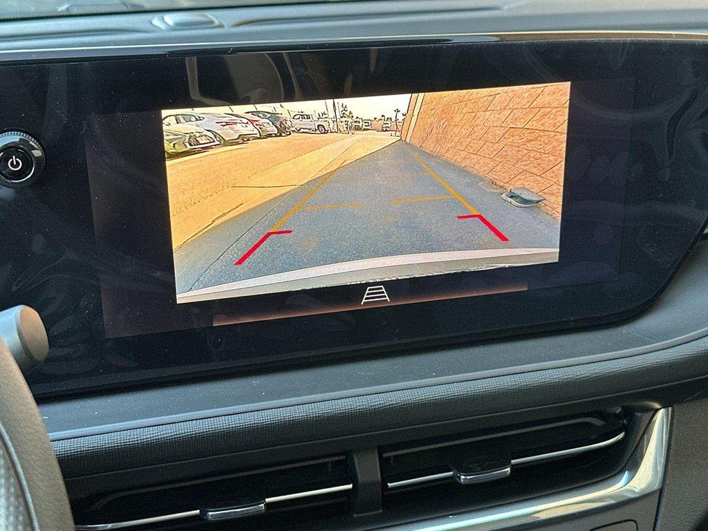 new 2025 Buick Envista car, priced at $22,600