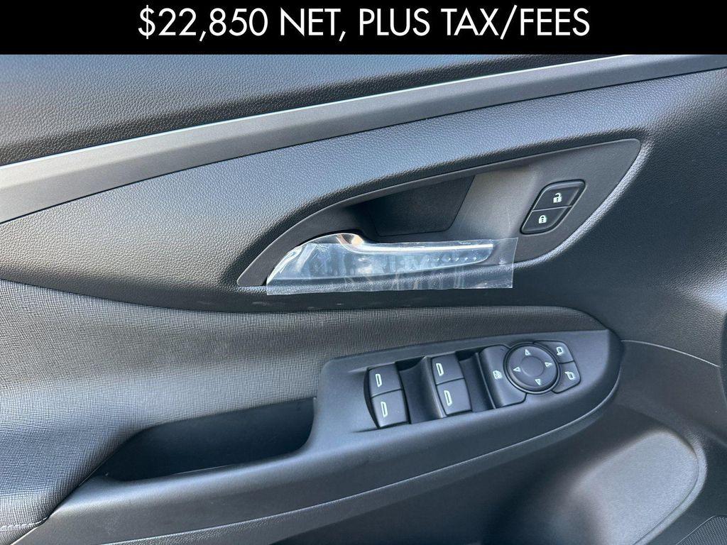 new 2025 Buick Envista car, priced at $23,100