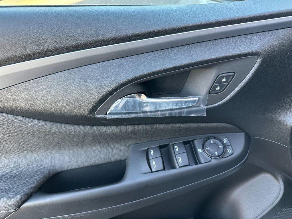 new 2025 Buick Envista car, priced at $22,600